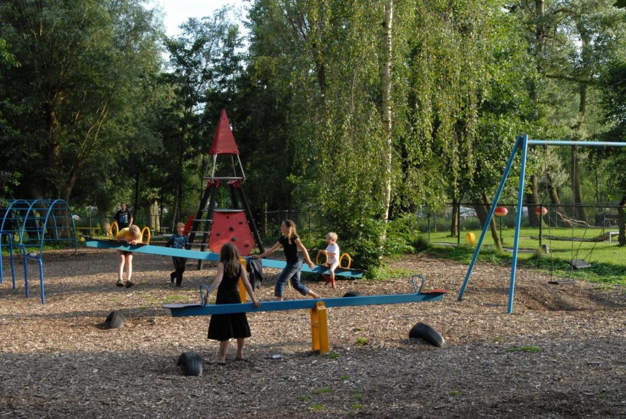 Vakantiepark Bergumermeer - 689 Suameer Экстерьер фото